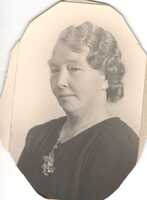  emma karoline holen 1891-1955.jpg 